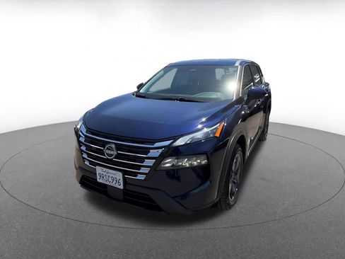 Used 2025 Nissan Rogue SV FWD image 7