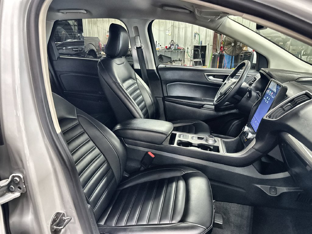 Used 2024 Ford Edge SEL AWD/4WD image 30