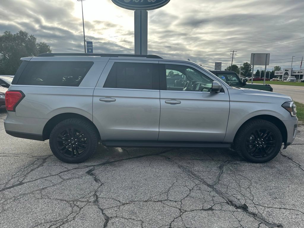Used 2024 Ford Expedition Max XLT AWD/4WD image 1