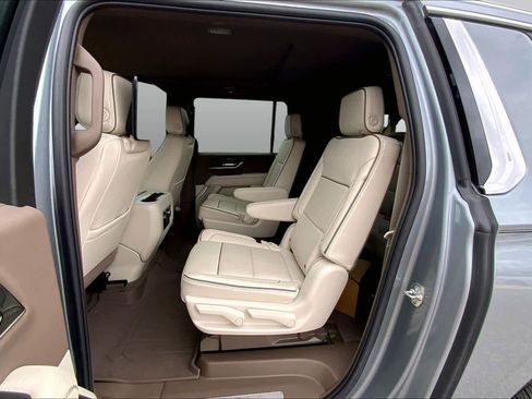 Used 2025 GMC Yukon XL Denali w/ Denali Reserve Package AWD/4WD image 21