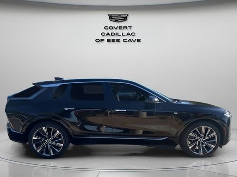 New 2026 Cadillac Lyriq Signature Luxury image 11