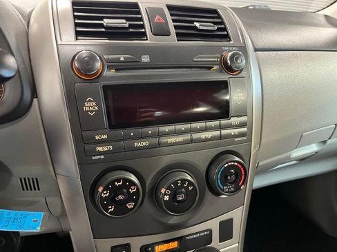 Used 2011 Toyota Corolla LE FWD image 26