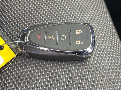 Used 2021 Chevrolet Traverse LT image 9