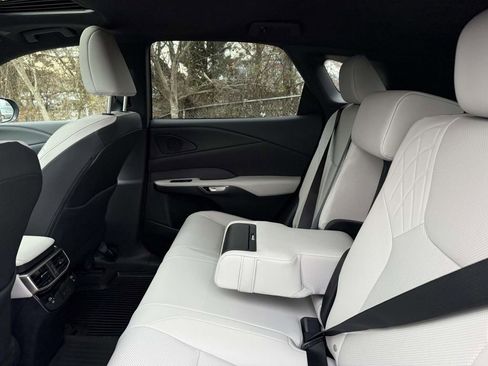 Used 2023 Lexus RX 350 Premium image 17