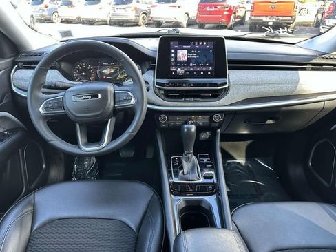 Certified 2022 Jeep Compass Latitude image 9