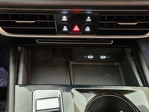 Used 2024 Volkswagen Atlas SE w/ Black Wheel Package image 18