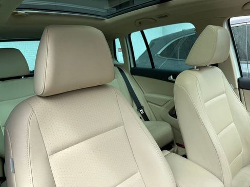 Used 2015 Volkswagen Tiguan SE image 22