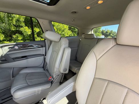 Used 2014 Buick Enclave Leather FWD image 35