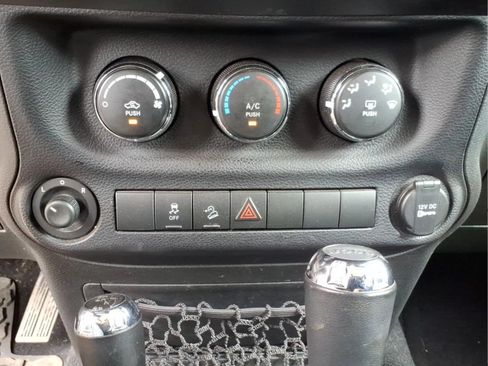 Used 2015 Jeep Wrangler Unlimited Sport w/ Quick Order Package 24S AWD/4WD image 15