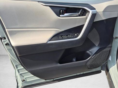 Used 2019 Toyota RAV4 XLE Premium w/ Advanced Technology Package FWD image 28
