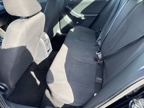 Used 2014 Volkswagen Jetta S image 11