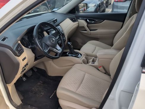 Used 2020 Nissan Rogue SV image 13