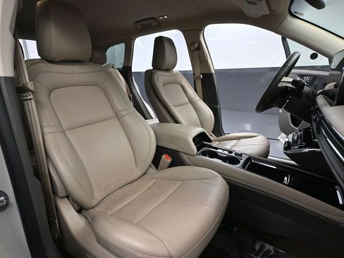 Used 2023 Lincoln Corsair Reserve image 46