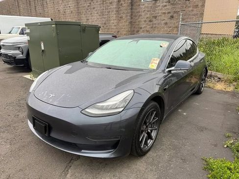 Used 2020 Tesla Model 3 Standard Range RWD image 1