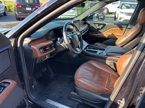 Used 2020 Lincoln Aviator Reserve w/ Elements Package Plus AWD/4WD image 24