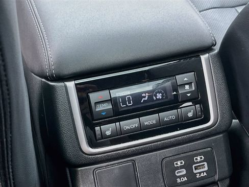 Used 2024 Subaru Ascent Limited w/ Technology Package AWD/4WD image 27
