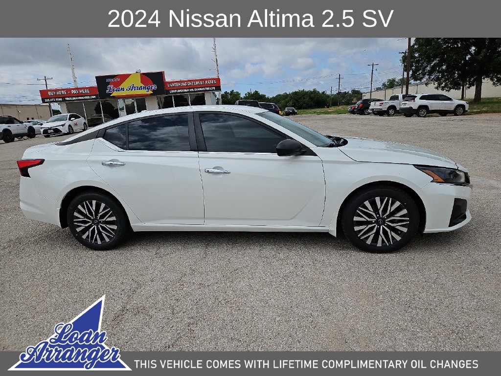 Used 2024 Nissan Altima 2.5 SV FWD image 14