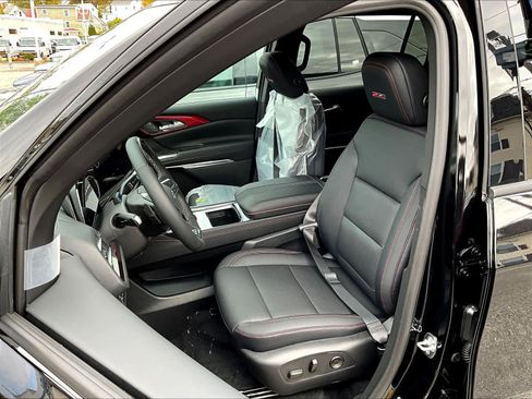 New 2026 Chevrolet Traverse Z71 w/ Enhanced Driving Package image 11