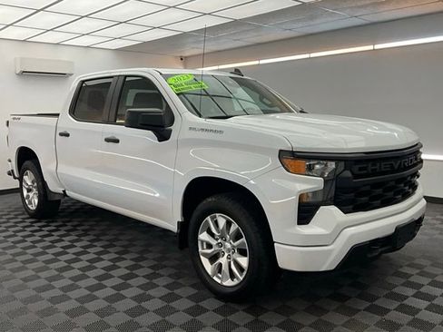 Used 2023 Chevrolet Silverado 1500 Custom AWD/4WD image 3
