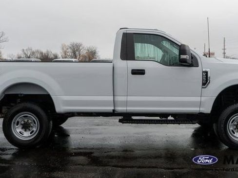 Used 2022 Ford F250 XL w/ Power Equipment Group image 5
