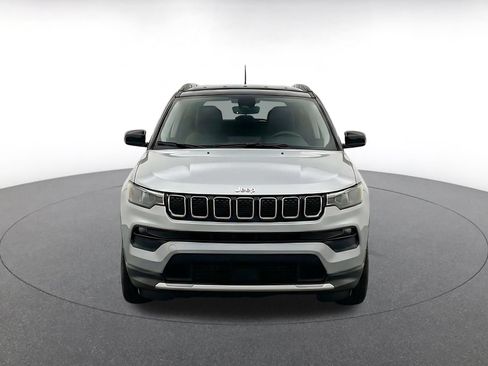Used 2025 Jeep Compass Limited AWD/4WD image 2