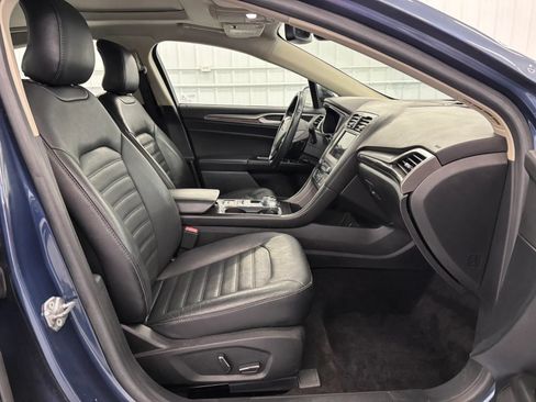Used 2018 Ford Fusion SE w/ Fusion SE Technology Package FWD image 33