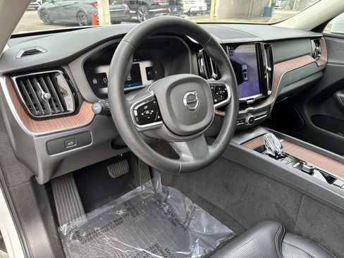 Used 2023 Volvo XC60 B5 Ultimate w/ Protection Package Premier FWD image 19