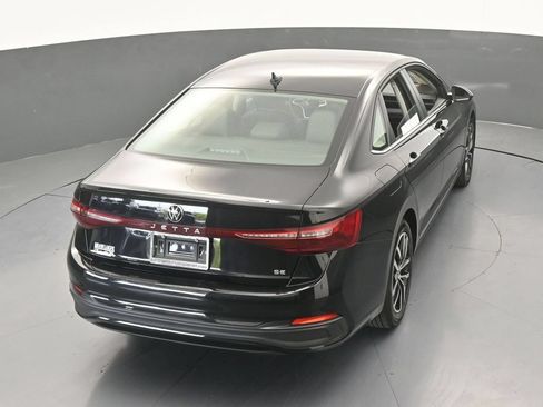 Used 2025 Volkswagen Jetta SE FWD image 47