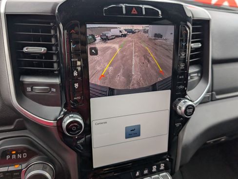 Used 2024 RAM 2500 Big Horn w/ Sport Appearance Package image 19