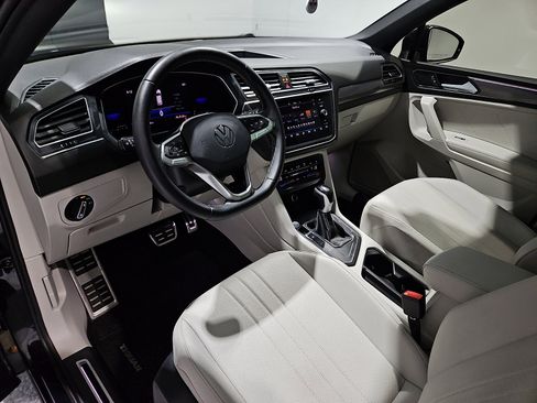 Certified 2023 Volkswagen Tiguan SE R-Line FWD image 12