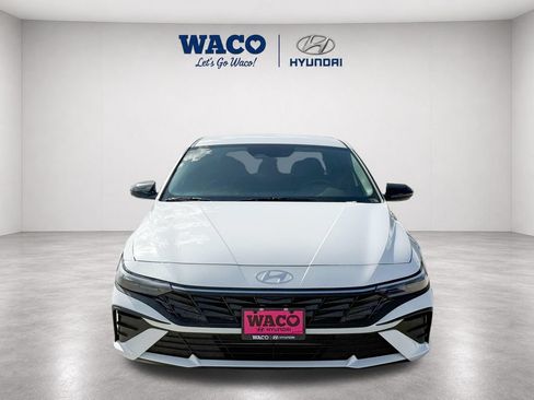 Used 2026 Hyundai Elantra SEL Sport Premium FWD image 2