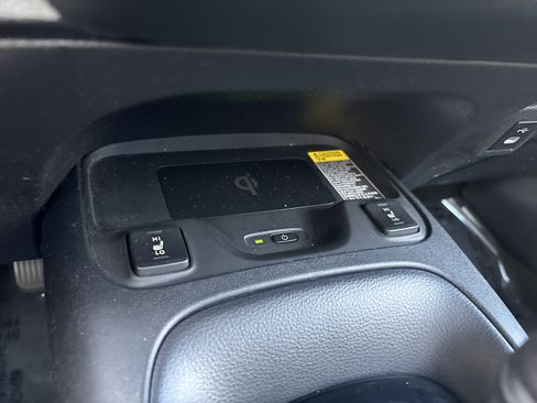 Used 2023 Toyota Corolla XSE FWD image 31