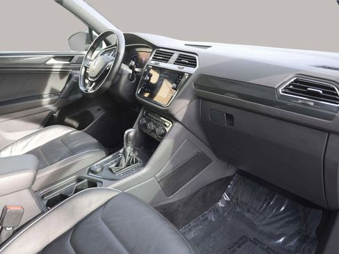 Used 2019 Volkswagen Tiguan SEL Premium R-Line w/ 3rd Row Seat Package image 37