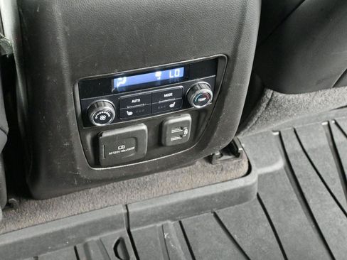 Used 2019 Buick Enclave Avenir w/ Avenir Technology Package image 32