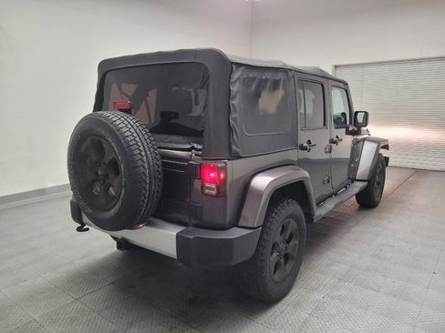 Used 2014 Jeep Wrangler Unlimited Sahara w/ Connectivity Group AWD/4WD image 9