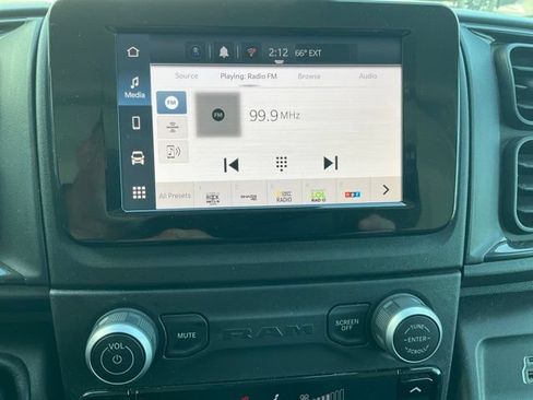 Used 2025 RAM ProMaster 2500 w/ Convenience Group FWD image 5