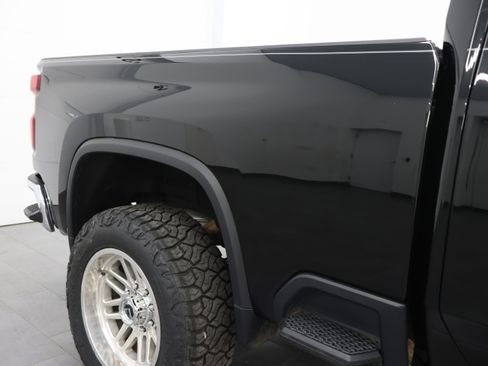 Used 2024 Chevrolet Silverado 2500 LT AWD/4WD image 25