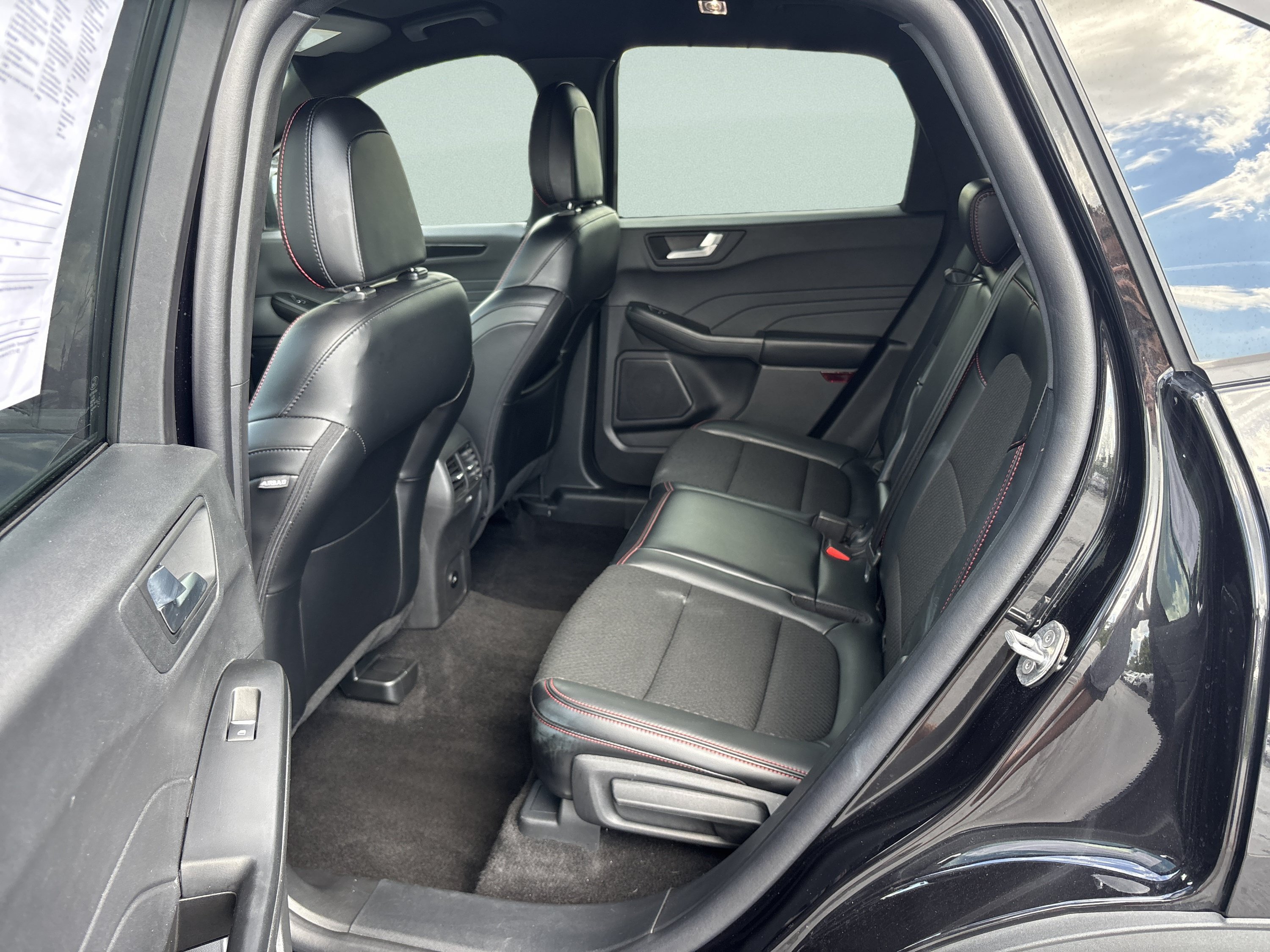 Used 2025 Ford Escape ST-Line AWD/4WD image 15