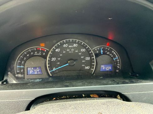 Used 2015 Toyota Camry LE FWD image 2