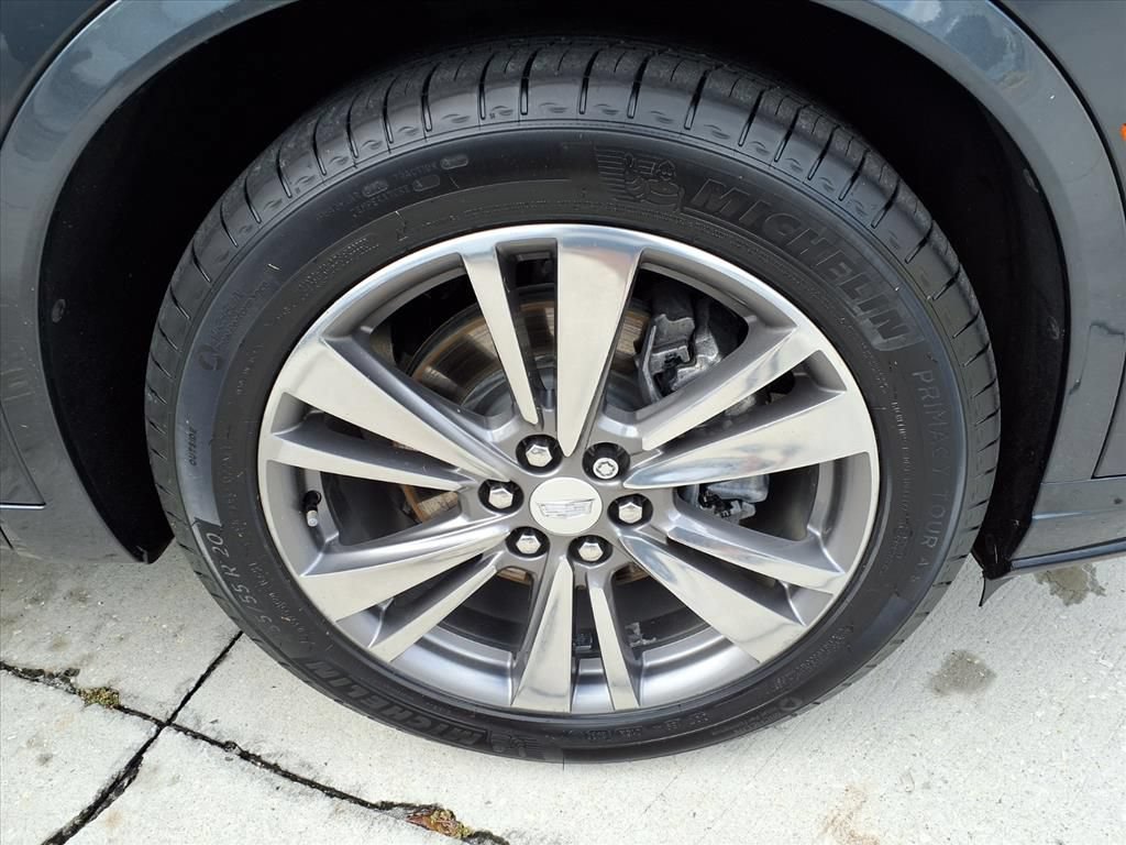 Used 2021 Cadillac XT6 Premium Luxury FWD image 7