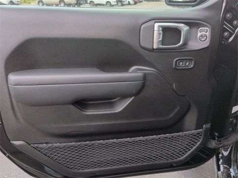 New 2025 Jeep Gladiator Sport image 15