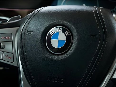 Used 2020 BMW 740i xDrive 740i xDrive image 39