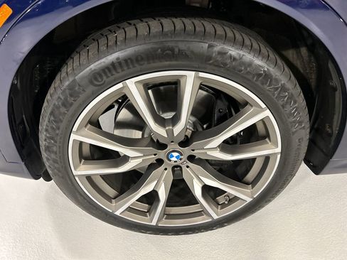 Used 2022 BMW X7 M50i AWD/4WD image 8