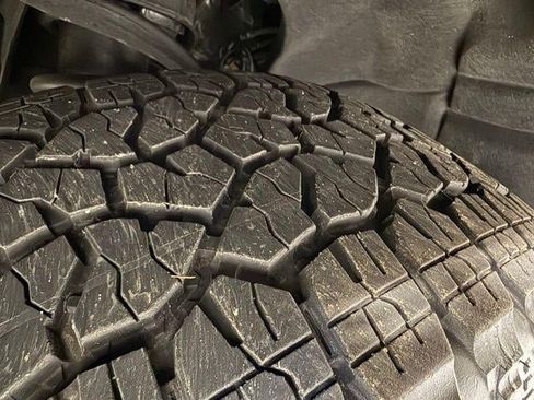 Used 2023 GMC Sierra 1500 SLT w/ SLT Premium Package image 9