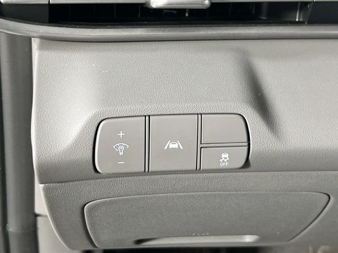 Used 2023 Hyundai Elantra SEL w/ Convenience Package image 10