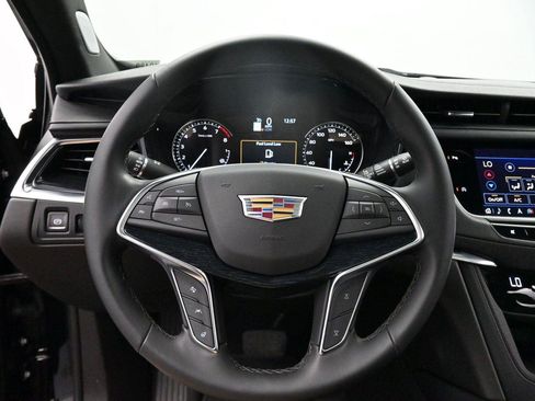 Certified 2025 Cadillac XT5 Premium Luxury FWD image 17