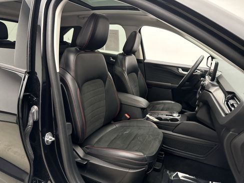 Used 2022 Ford Escape SEL w/ SEL Stealth AWD Package image 17