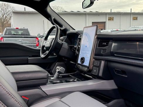 Used 2024 Ford F150 Lightning Lariat image 17