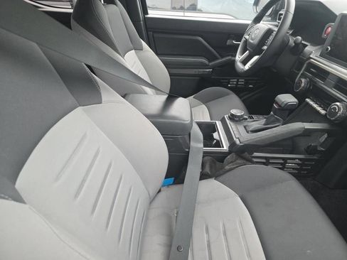 Used 2025 Toyota Tacoma TRD Sport AWD/4WD image 12