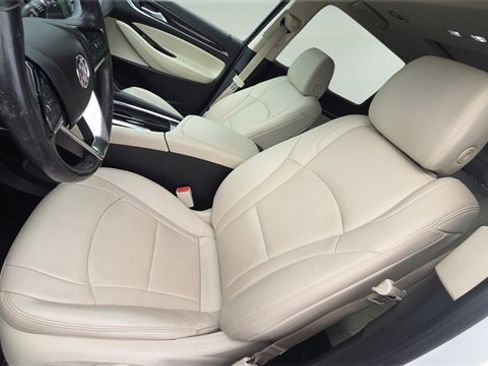 Used 2023 Buick Enclave Essence w/ Experience Buick Package image 21